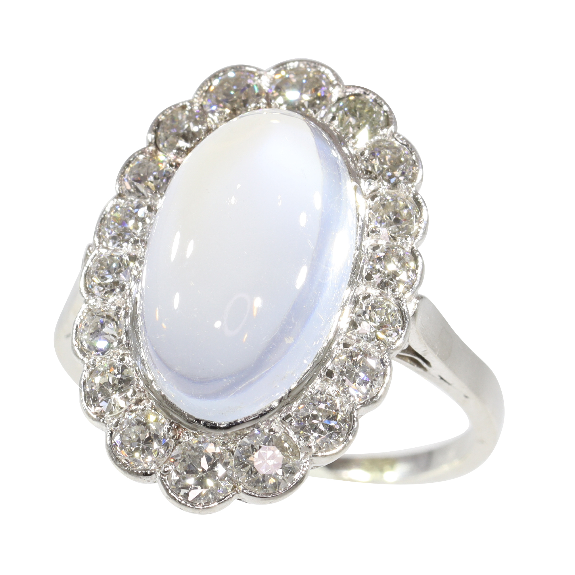 Vintage Allure: The Enigmatic Beauty of a 1950s Moonstone Ring